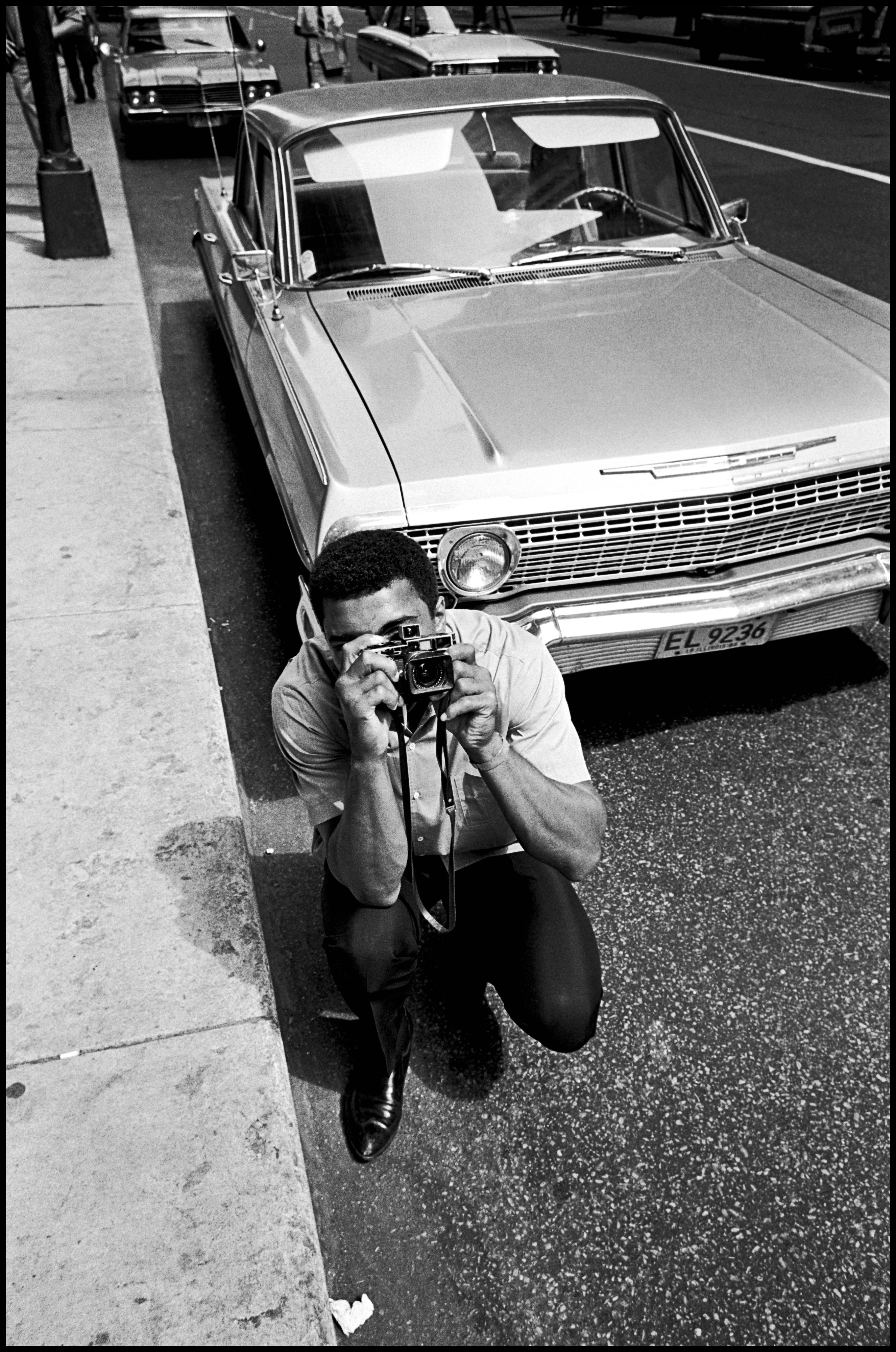 Muhammad Ali Photographs Thomas Hoepker in Downtown Chicago